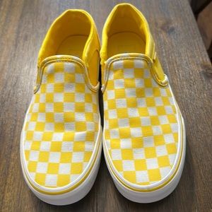 Great used condition checkered Vans. Size 8